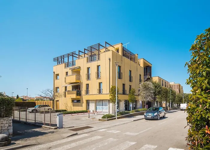 Apartment Residence Porec شقة *